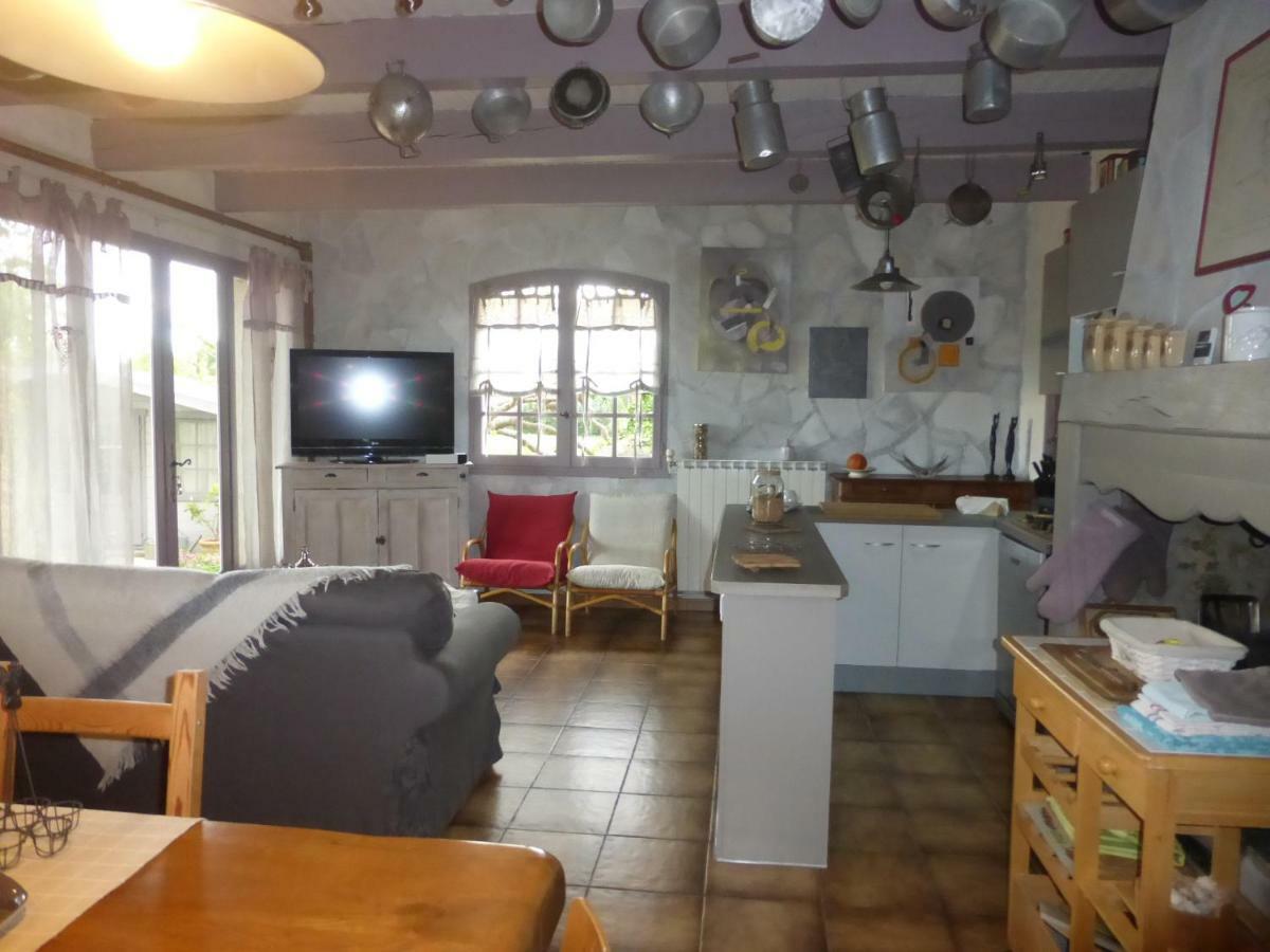 Appartamento Soleil Lotus Saint-Hilaire-de-Brethmas Esterno foto